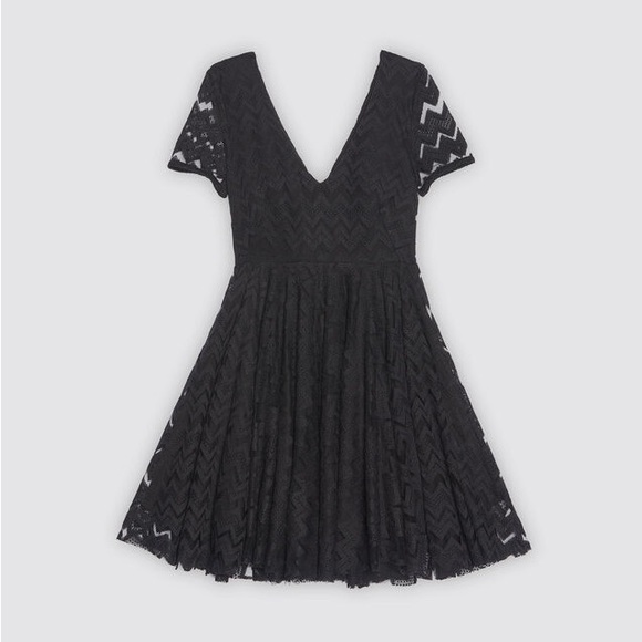 🔥Hot Pick🔥Brand New sandro embroidered dress with low neckline - Picture 2 of 10